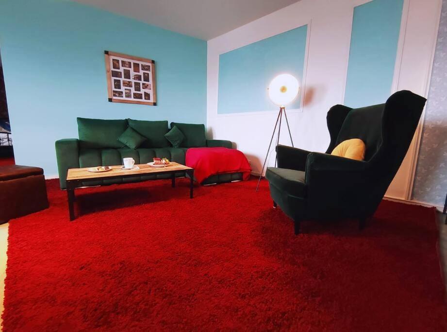 Apartment Retro Romance In
