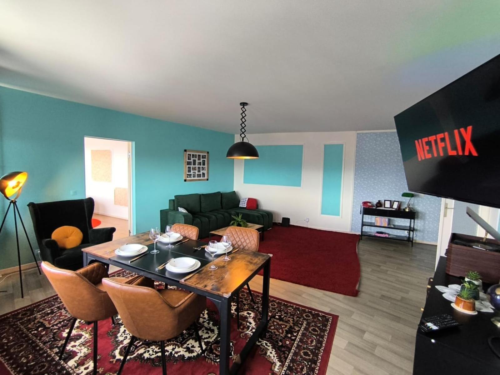 Retro Romance In Apartment